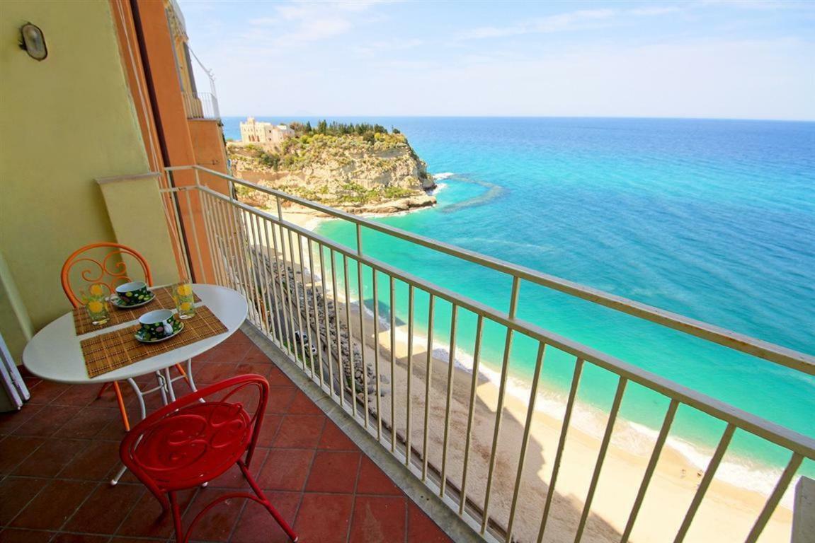 Isola Bella Sea-View Apartment Tropea Buitenkant foto