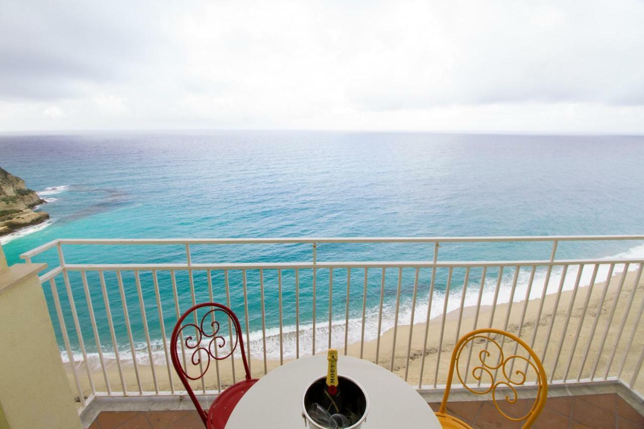 Isola Bella Sea-View Apartment Tropea Buitenkant foto